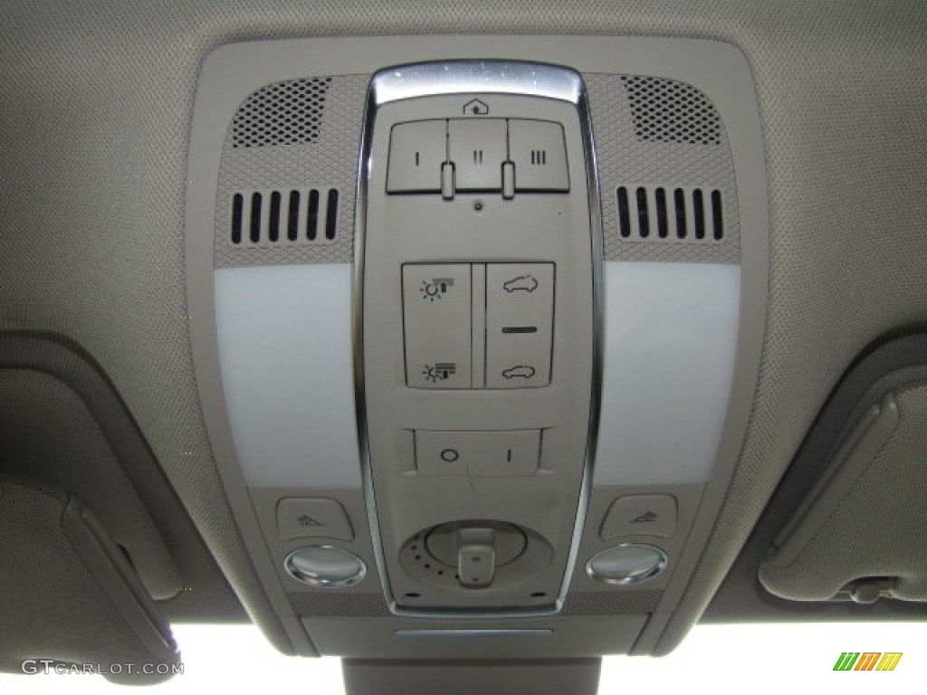 2008 Audi Q7 4.2 Premium quattro Controls Photo #69211211
