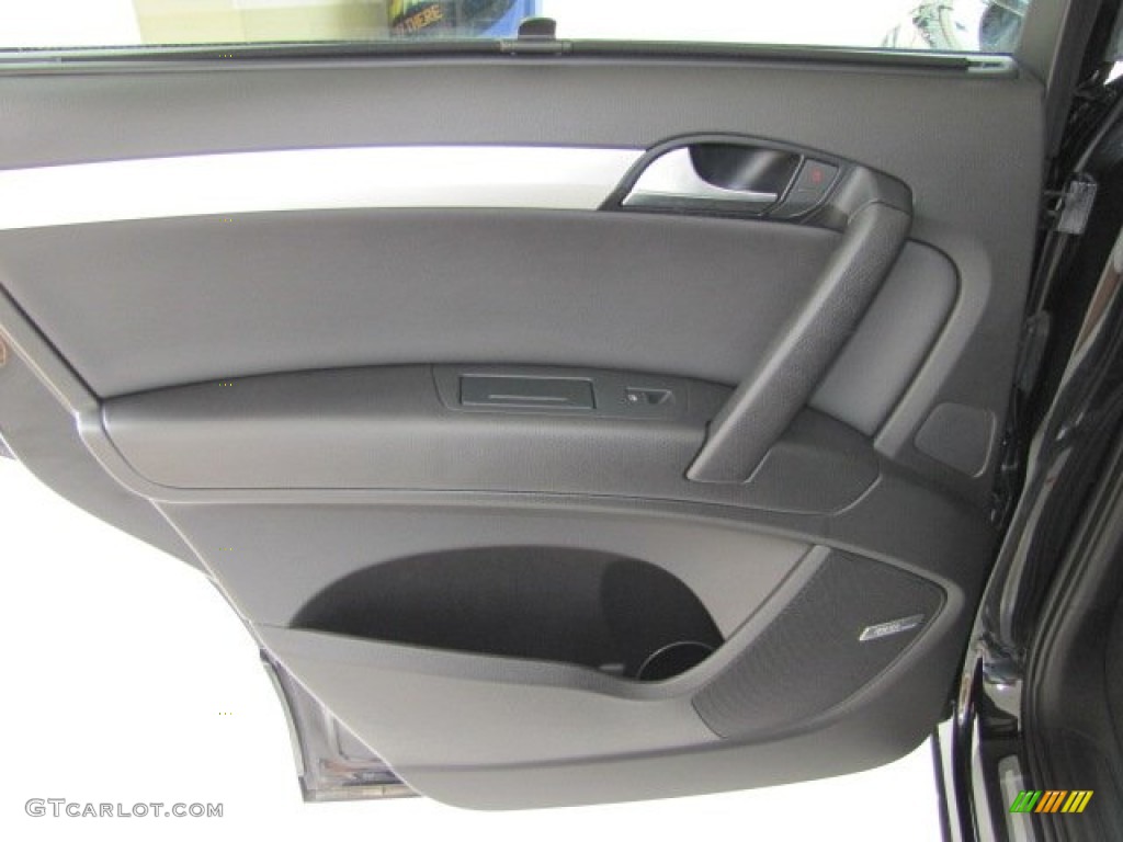 2008 Audi Q7 4.2 Premium quattro Door Panel Photos