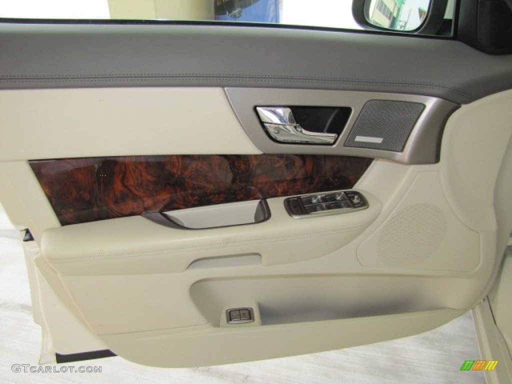 2009 Jaguar XF Luxury Ivory/Oyster Door Panel Photo #69212822
