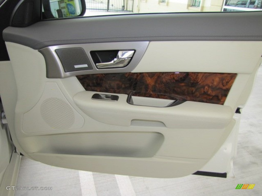 2009 Jaguar XF Luxury Ivory/Oyster Door Panel Photo #69212828