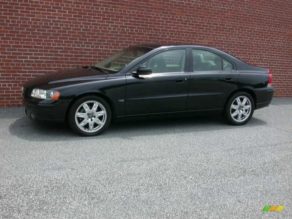 2005 S60 2.5T - Black / Taupe/Light Taupe photo #1