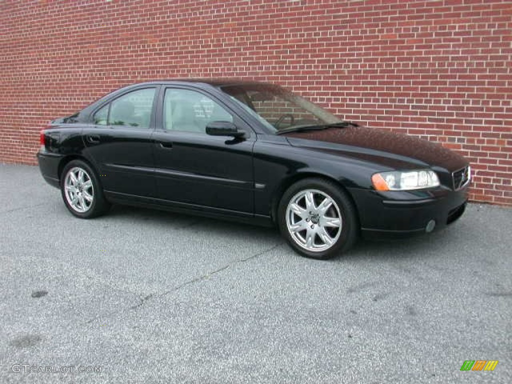 2005 S60 2.5T - Black / Taupe/Light Taupe photo #2