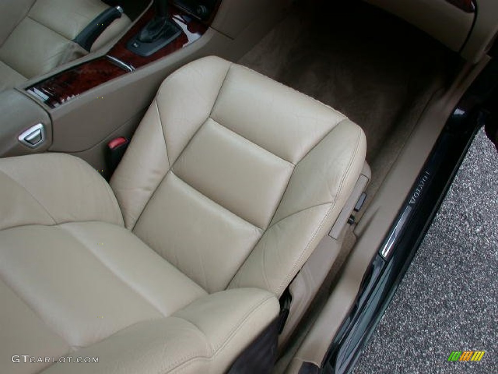2005 S60 2.5T - Black / Taupe/Light Taupe photo #4