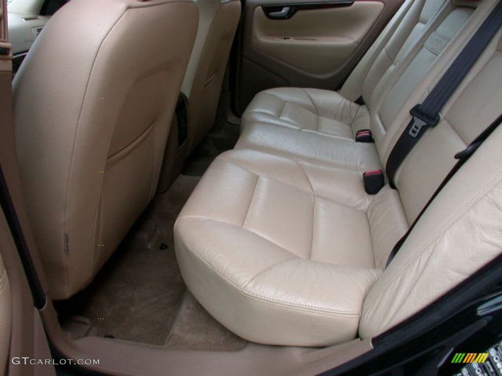 2005 S60 2.5T - Black / Taupe/Light Taupe photo #17