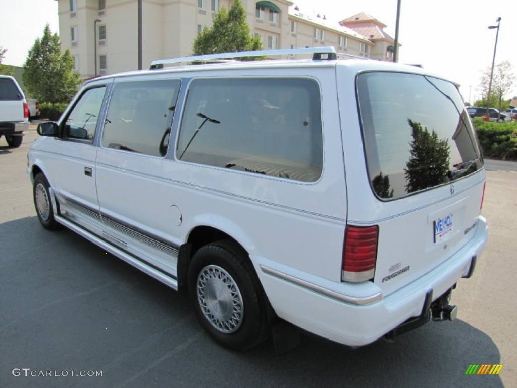1991 Grand Voyager SE - Bright White / Blue photo #5