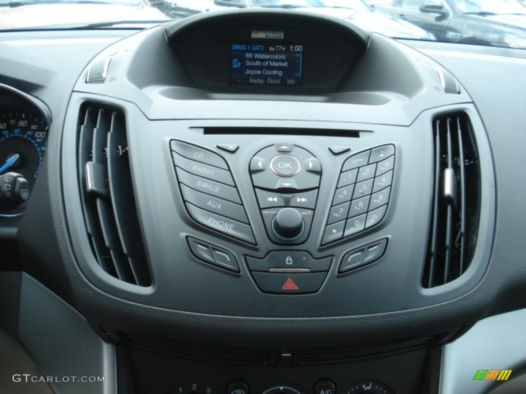2013 Ford Escape SE 1.6L EcoBoost 4WD Controls Photos