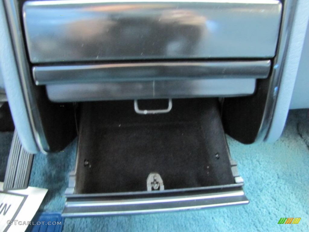1991 Grand Voyager SE - Bright White / Blue photo #20