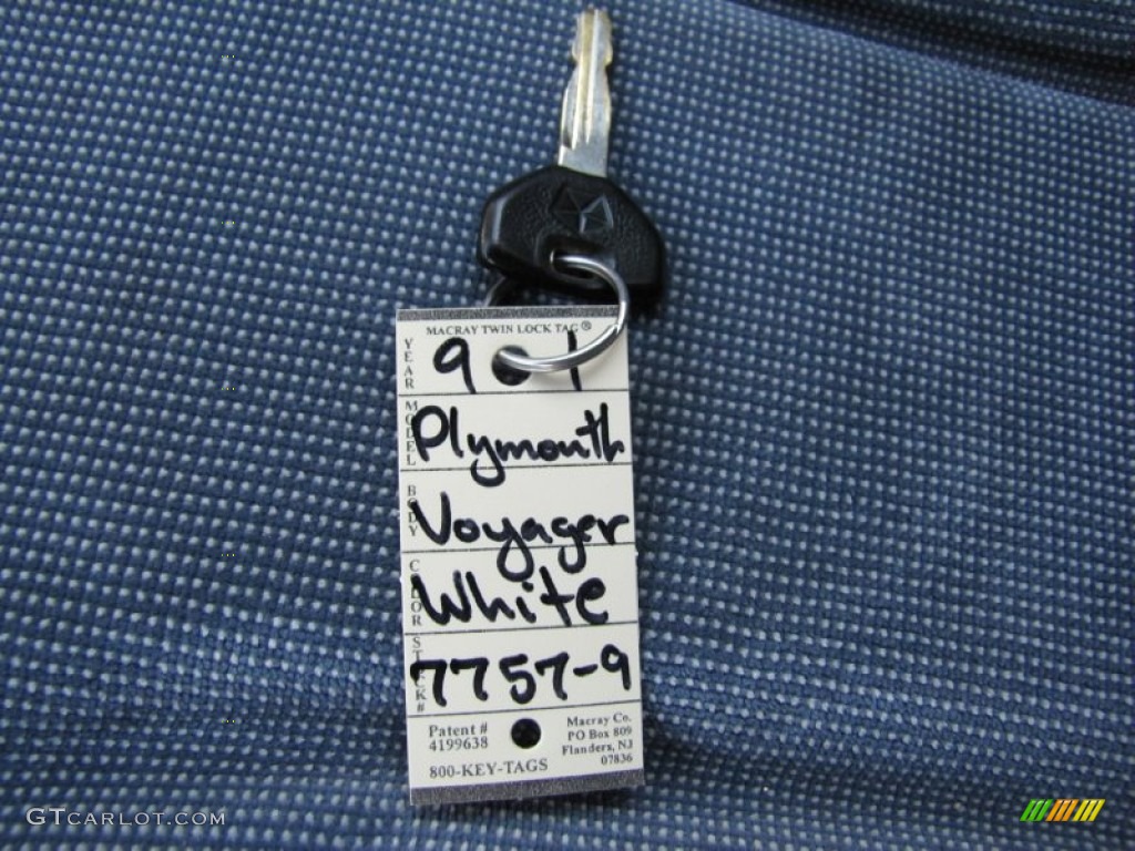 1991 Grand Voyager SE - Bright White / Blue photo #29