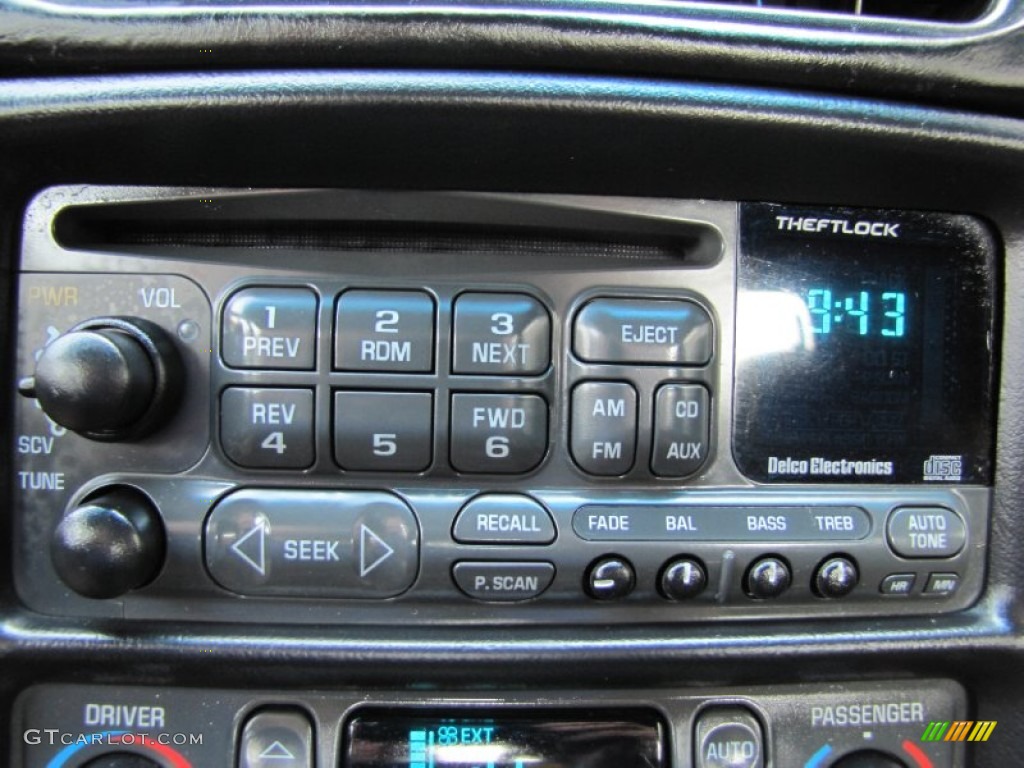2000 Chevrolet Corvette Convertible Audio System Photos