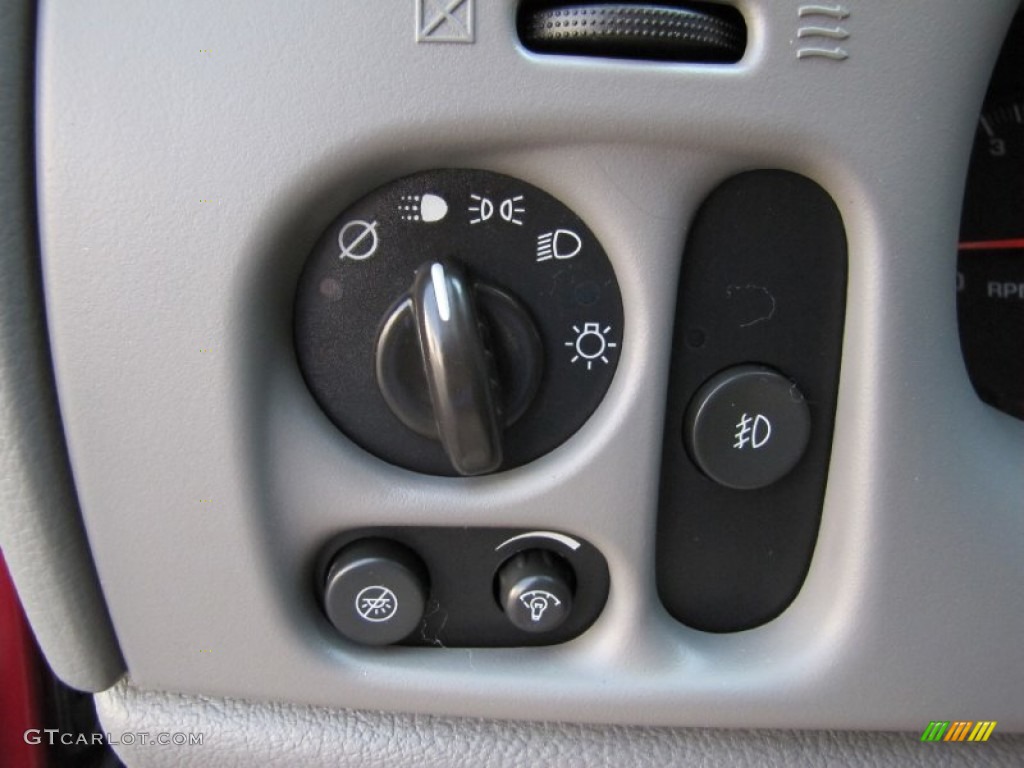 2008 Chevrolet TrailBlazer LT 4x4 Controls Photo #69219639