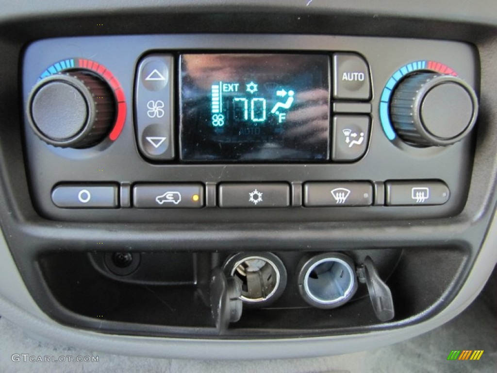2008 Chevrolet TrailBlazer LT 4x4 Controls Photo #69219690