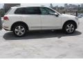 Campanella White - Touareg TDI Lux 4XMotion Photo No. 6