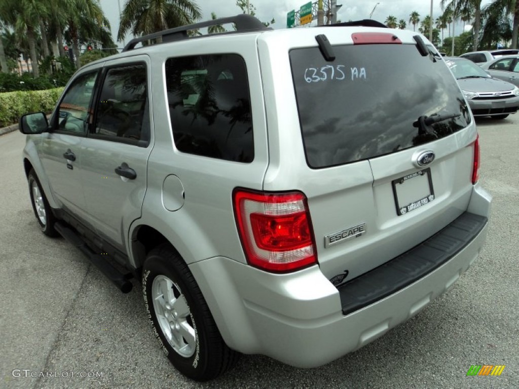 2009 Escape XLT V6 - Brilliant Silver Metallic / Stone photo #9