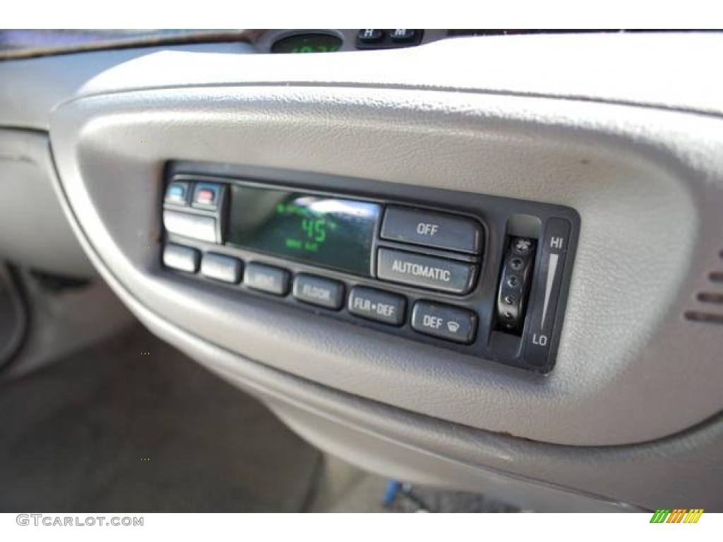 2000 Crown Victoria LX Sedan - Black Clearcoat / Light Graphite photo #24