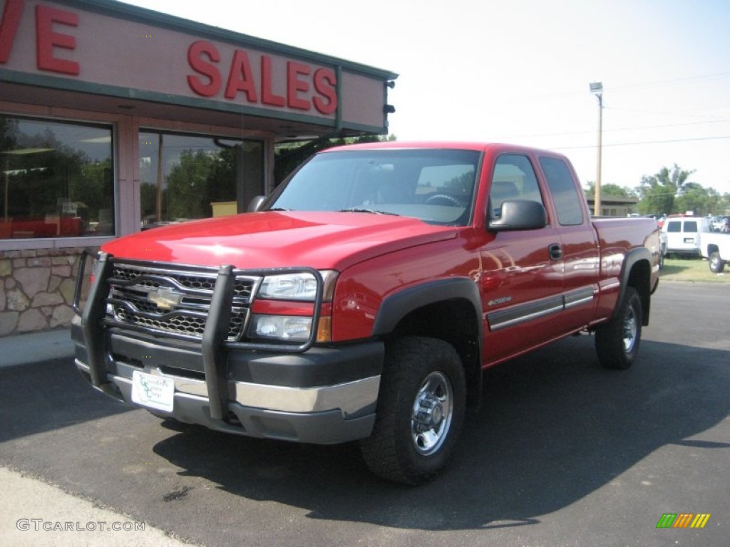 2005 Silverado 2500HD Work Truck Extended Cab 4x4 - Victory Red / Medium Gray photo #1