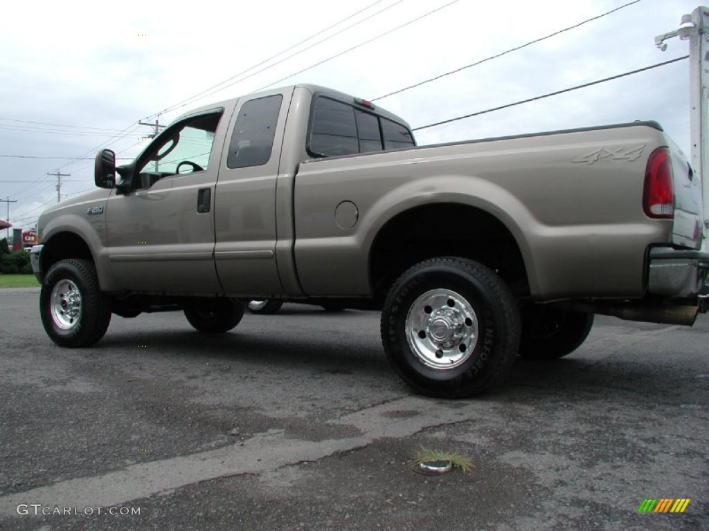 2004 F250 Super Duty XLT SuperCab 4x4 - Arizona Beige Metallic / Medium Parchment photo #3