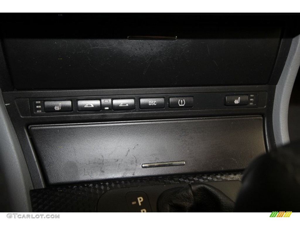 2006 BMW 3 Series 330i Convertible Controls Photo #69228755
