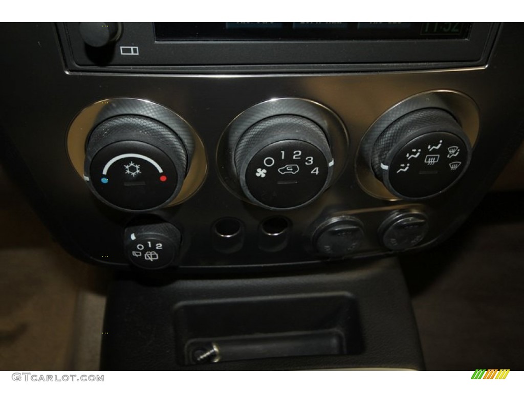 2009 Hummer H3 X Controls Photo #69229797