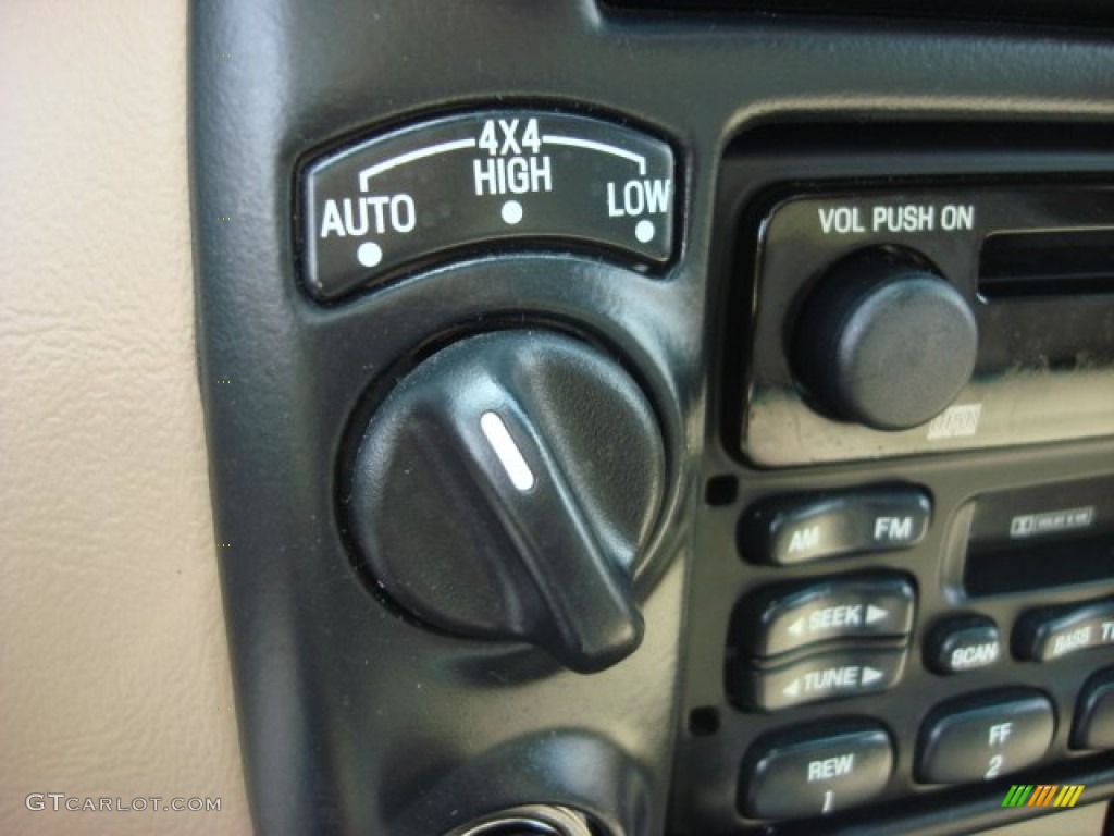 2001 Ford Explorer Eddie Bauer 4x4 Controls Photo #69230679