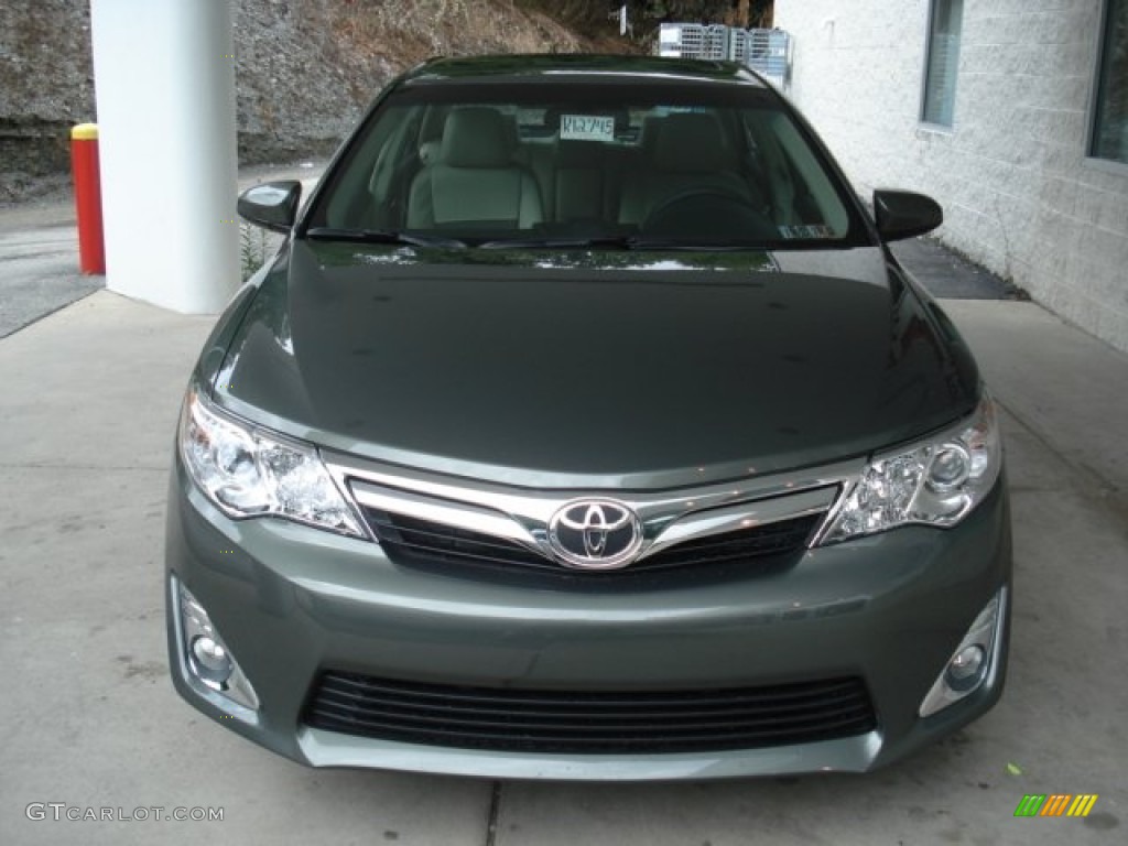 2012 Camry XLE - Cypress Green Pearl / Ivory photo #3