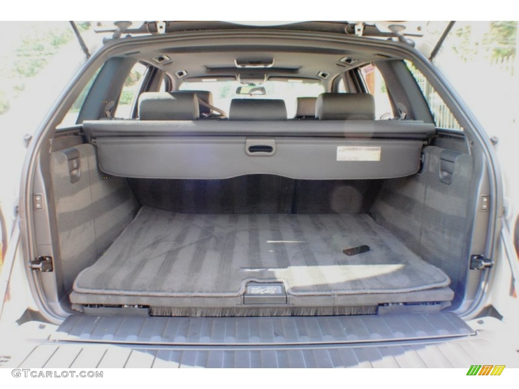 2003 BMW X5 4.6is Trunk Photos