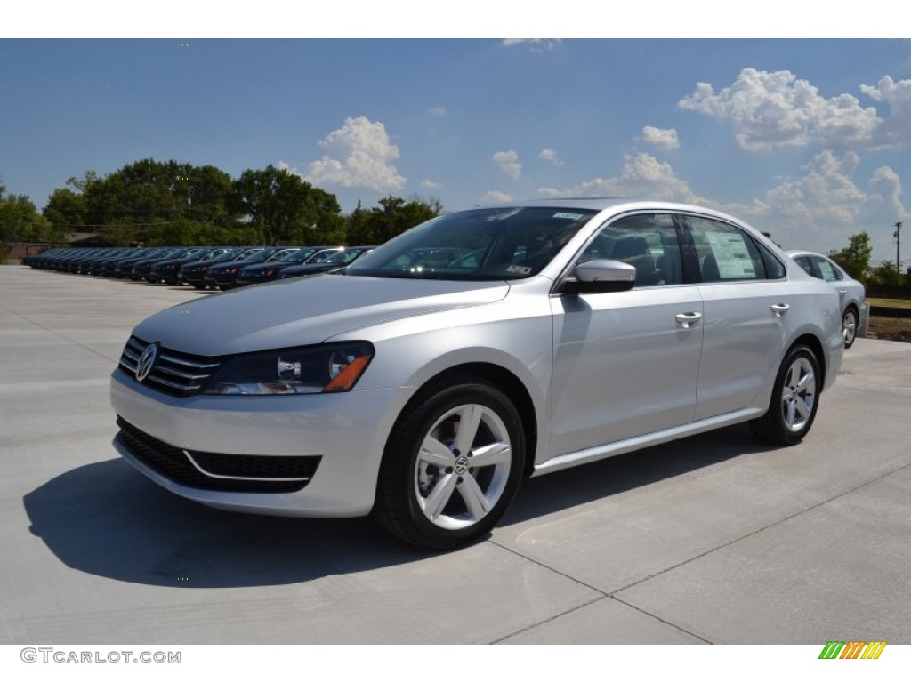 Reflex Silver Metallic Volkswagen Passat