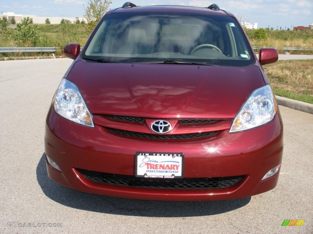 2008 Sienna XLE - Salsa Red Pearl / Fawn photo #7