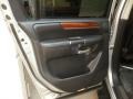 Silver Indulgence - QX 56 4WD Photo No. 18