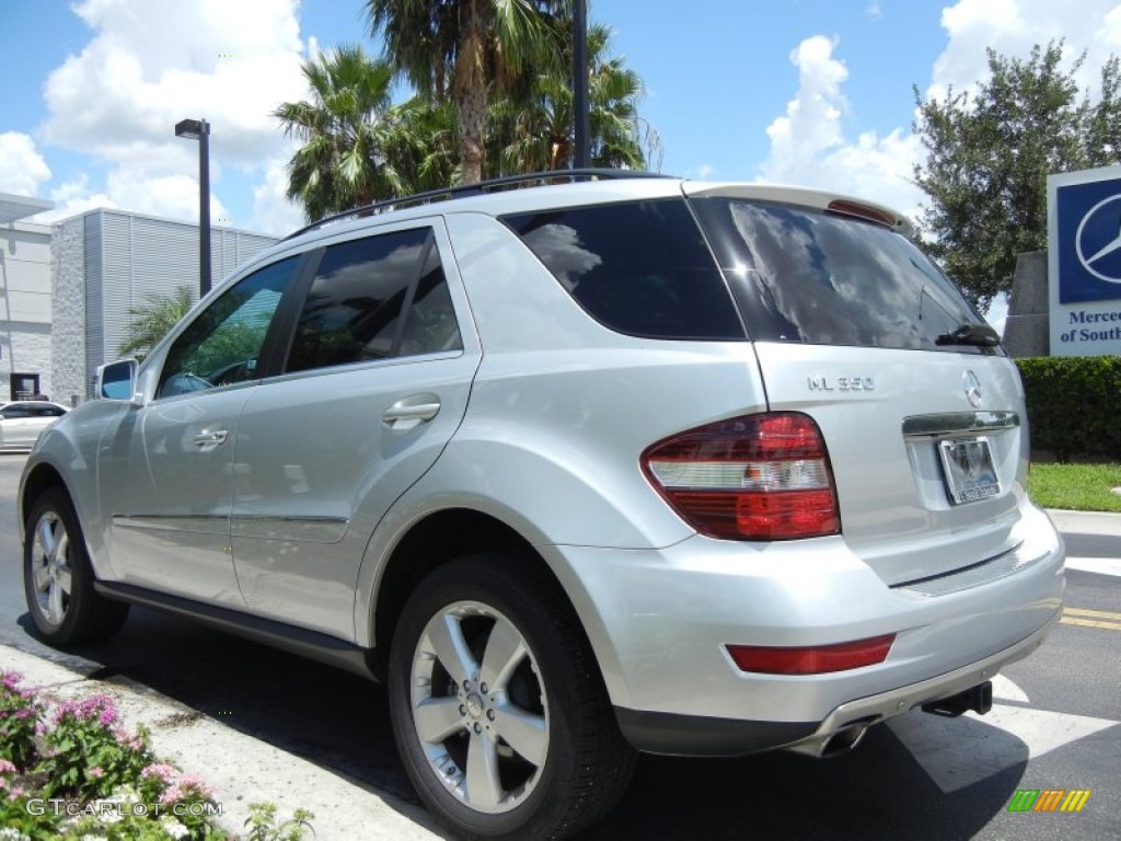 2011 ML 350 - Iridium Silver Metallic / Black photo #8