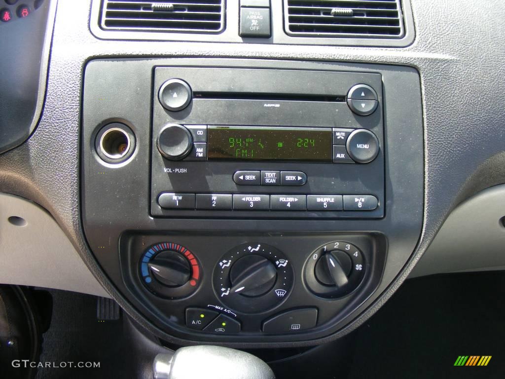 2007 Focus ZX4 S Sedan - Dark Toreador Red Metallic / Charcoal/Light Flint photo #33