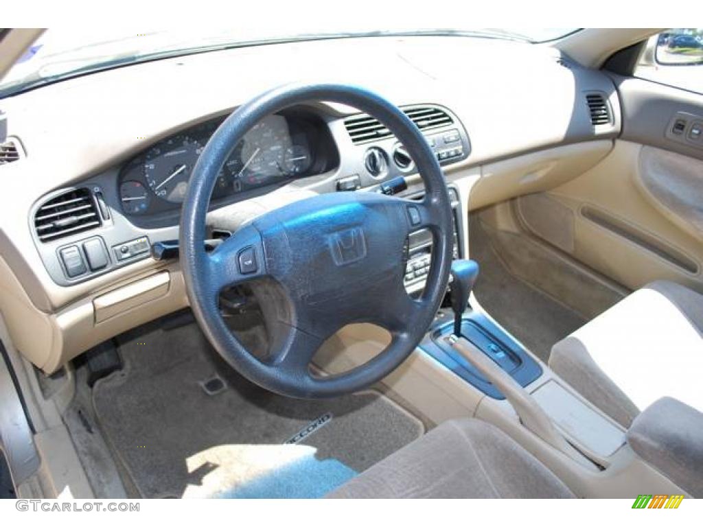 1995 Accord LX Sedan - Cashmere Silver Metallic / Beige photo #15