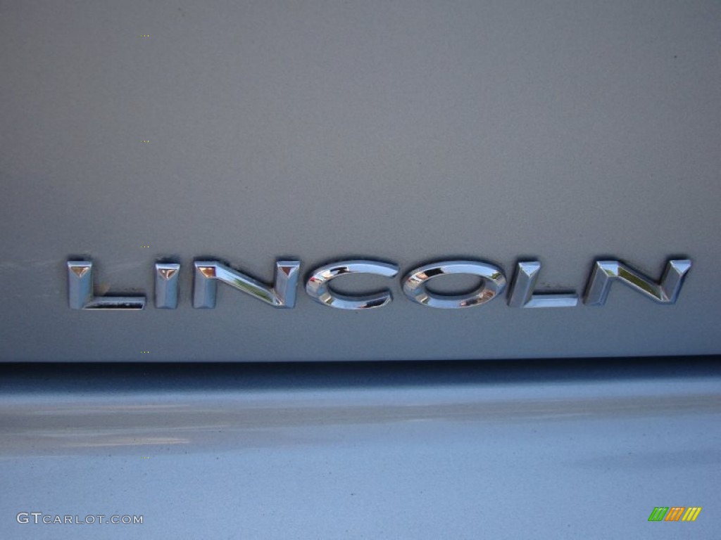 2007 Lincoln Town Car Signature Marks and Logos Photo #69245508