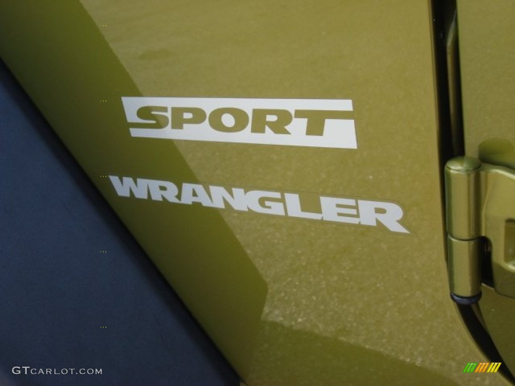 2010 Wrangler Sport 4x4 - Rescue Green Metallic / Dark Slate Gray/Medium Slate Gray photo #23