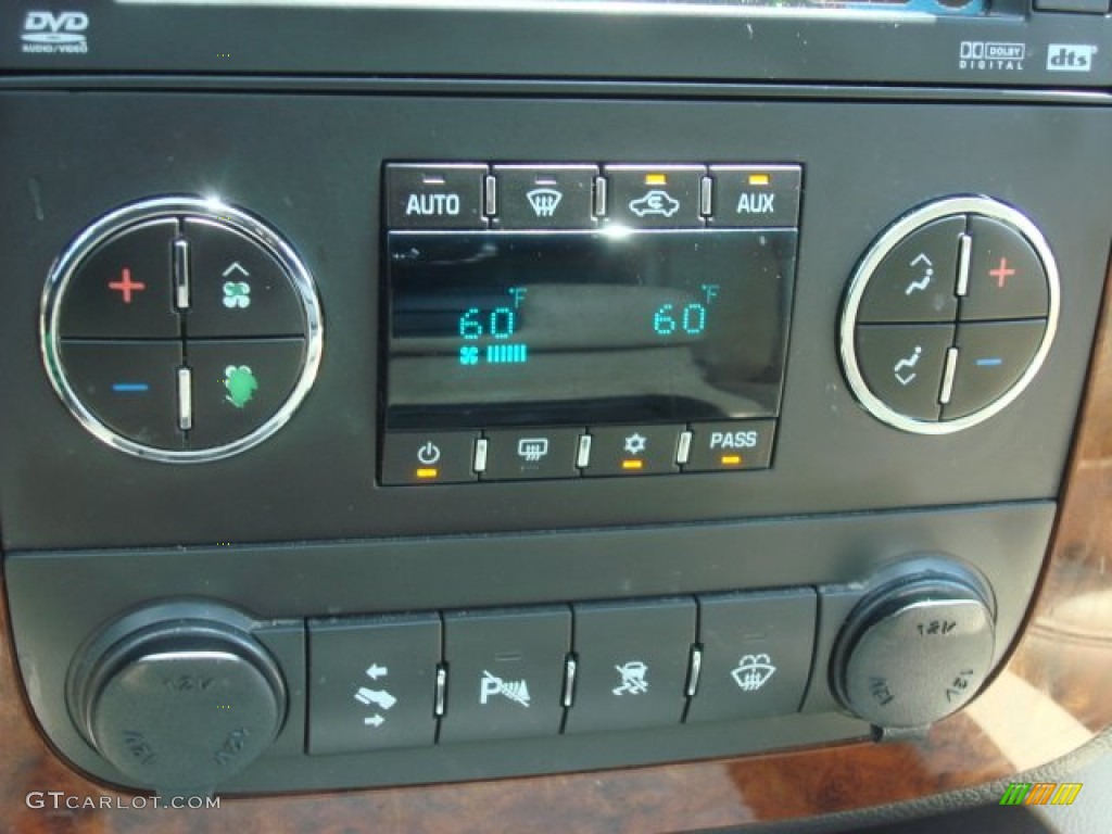 2007 Chevrolet Tahoe LTZ 4x4 Controls Photo #69246882