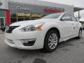 Pearl White 2013 Nissan Altima 2.5