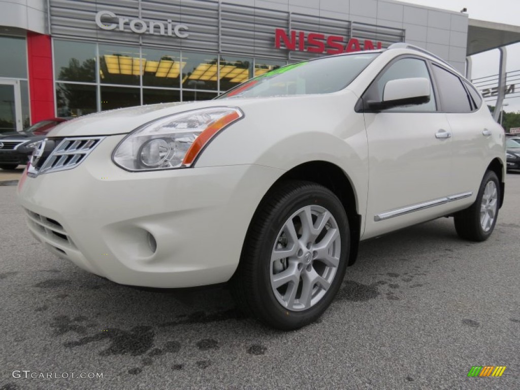 Pearl White Nissan Rogue