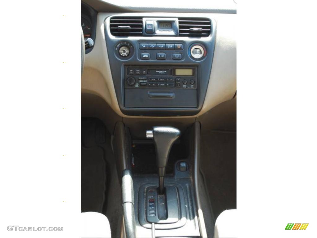 1999 Accord LX Sedan - Dark Emerald Pearl / Ivory photo #18
