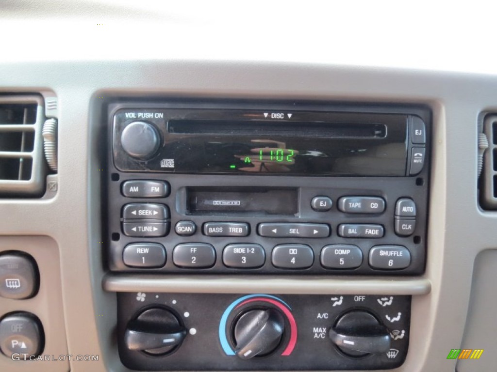 2000 Ford Excursion Limited 4x4 Audio System Photo #69257802