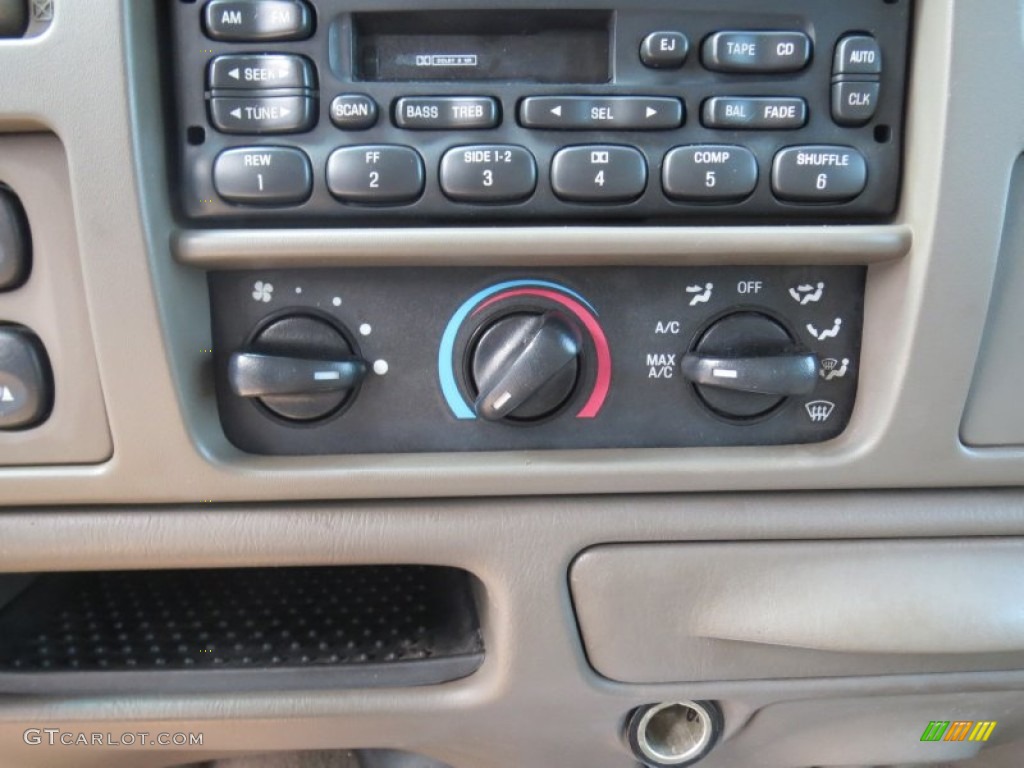 2000 Ford Excursion Limited 4x4 Controls Photo #69257811