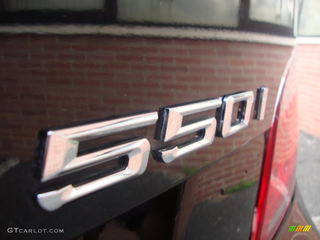2010 BMW 5 Series 550i Sedan Marks and Logos Photos