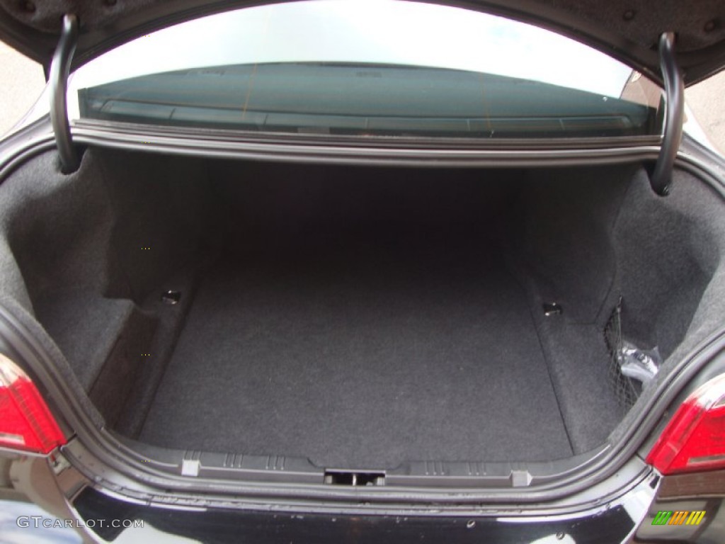 2010 BMW 5 Series 550i Sedan Trunk Photo #69258942