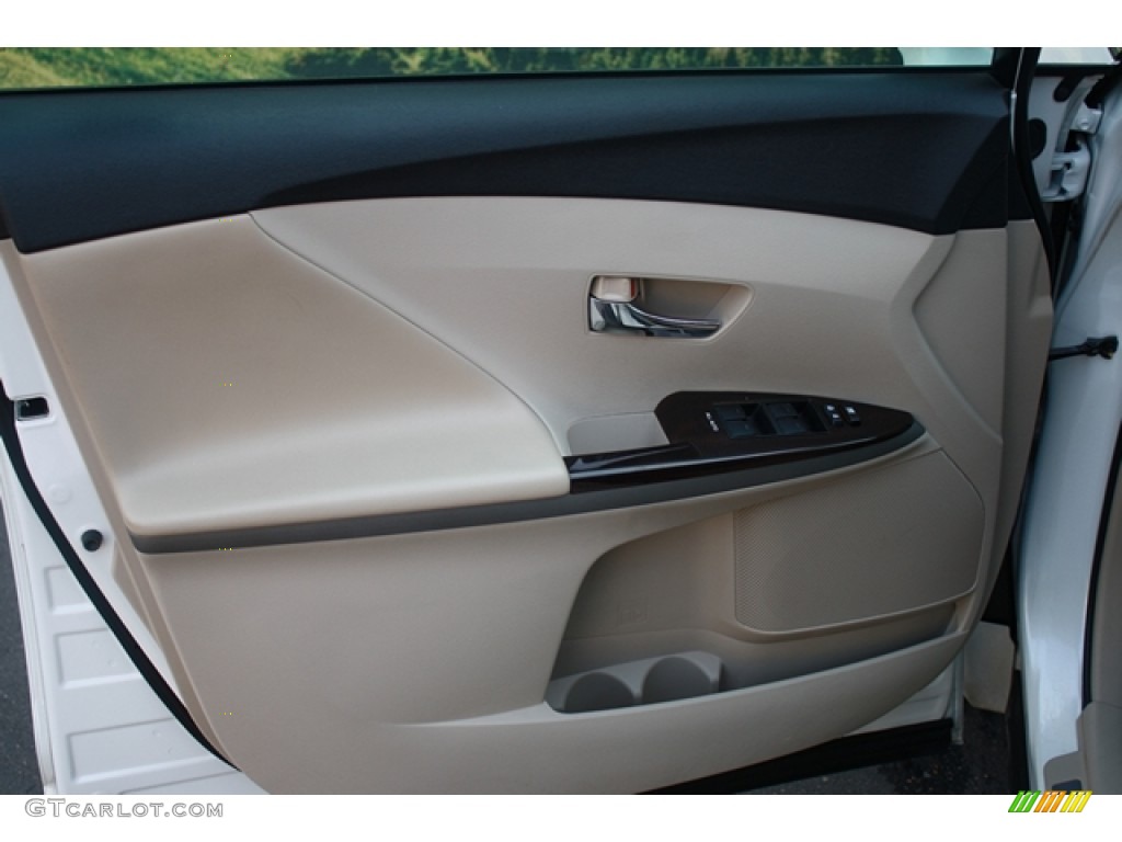 2009 Toyota Venza V6 AWD Ivory Door Panel Photo #69260349