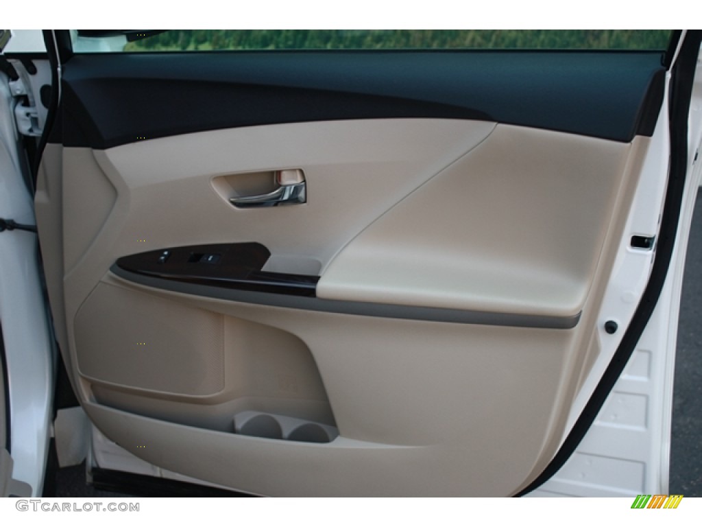 2009 Toyota Venza V6 AWD Ivory Door Panel Photo #69260361