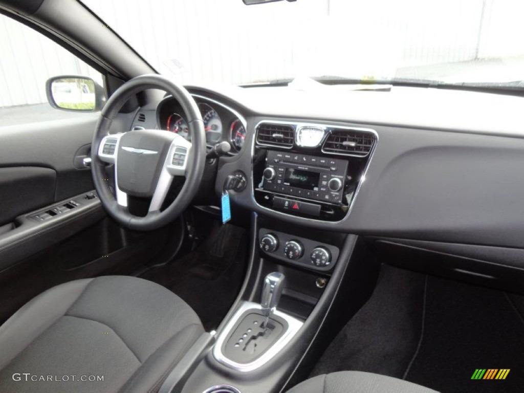 2011 Chrysler 200 Touring Dashboard Photos