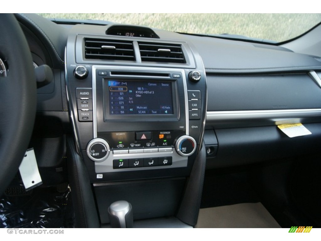 2012 Camry SE - Attitude Black Metallic / Black photo #6