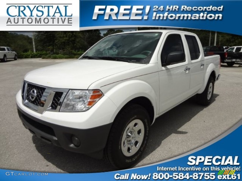 Avalanche White Nissan Frontier