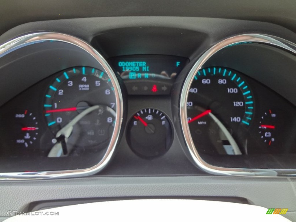 2010 Traverse LS - Silver Ice Metallic / Dark Gray/Light Gray photo #22