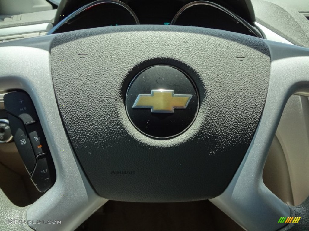 2010 Traverse LS - Silver Ice Metallic / Dark Gray/Light Gray photo #25