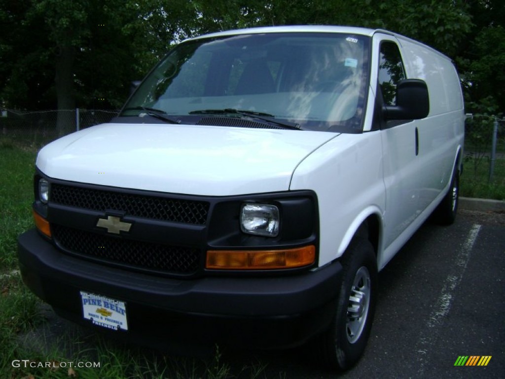 Summit White Chevrolet Express