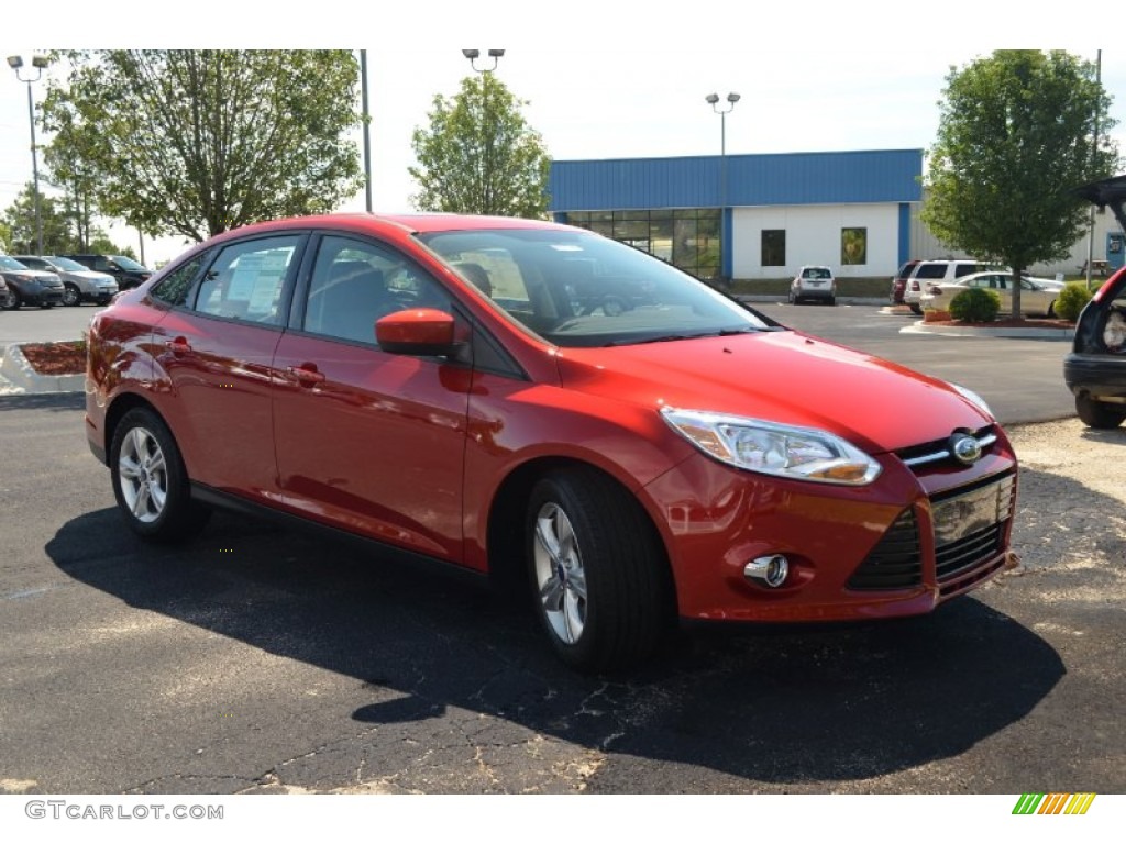 2012 Focus SE Sport Sedan - Red Candy Metallic / Two-Tone Sport photo #3